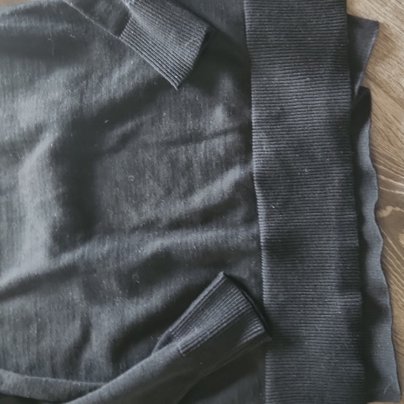 Sweater - Picture 3 of 6